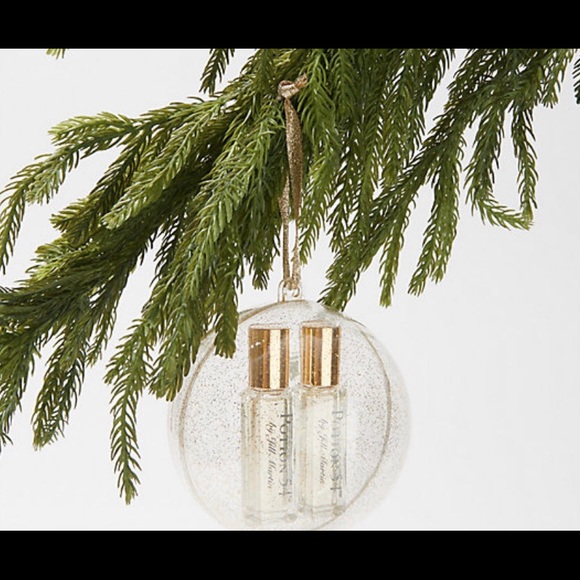 NWOT Christmas globe with 2 bottles of perfume - Picture 4 of 4